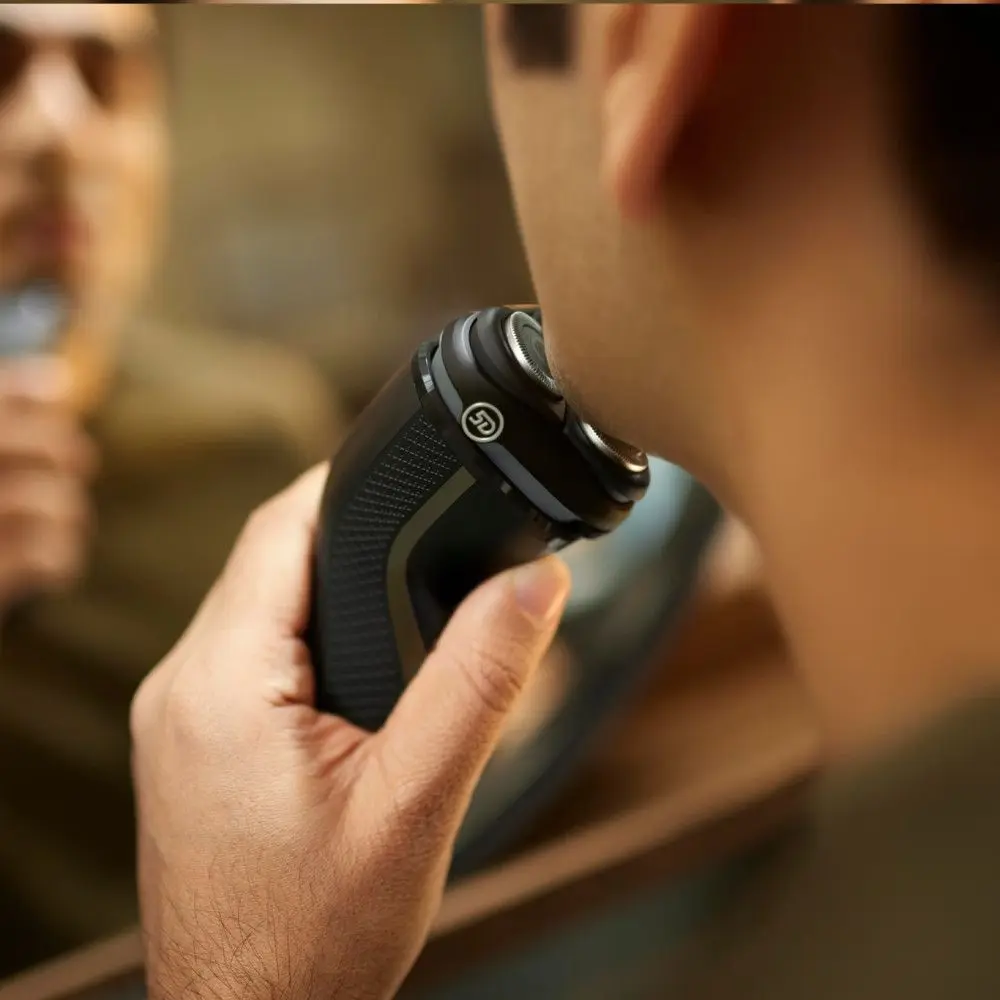 Aparat de ras electric Philips S3242/12 (Black/Gold)