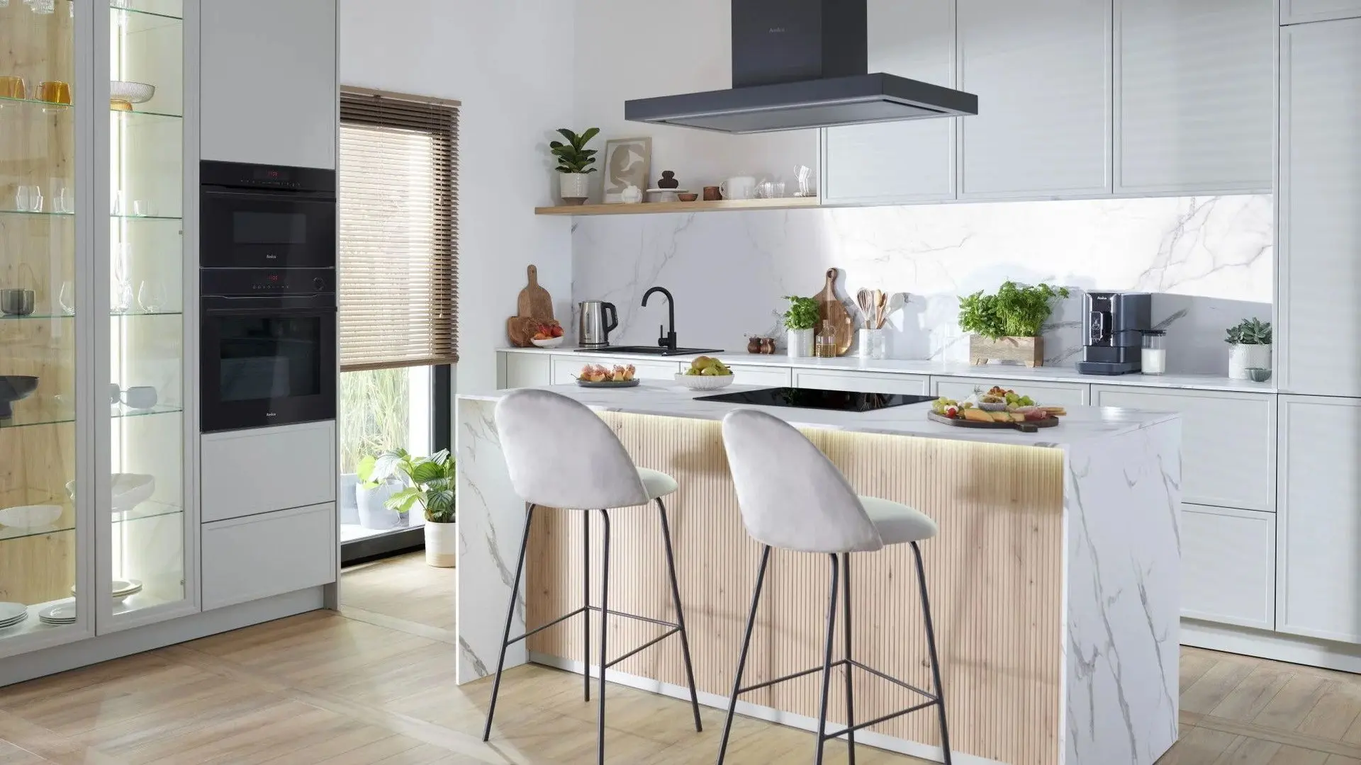 Электрочайник Amica КМ 5011 (Inox)