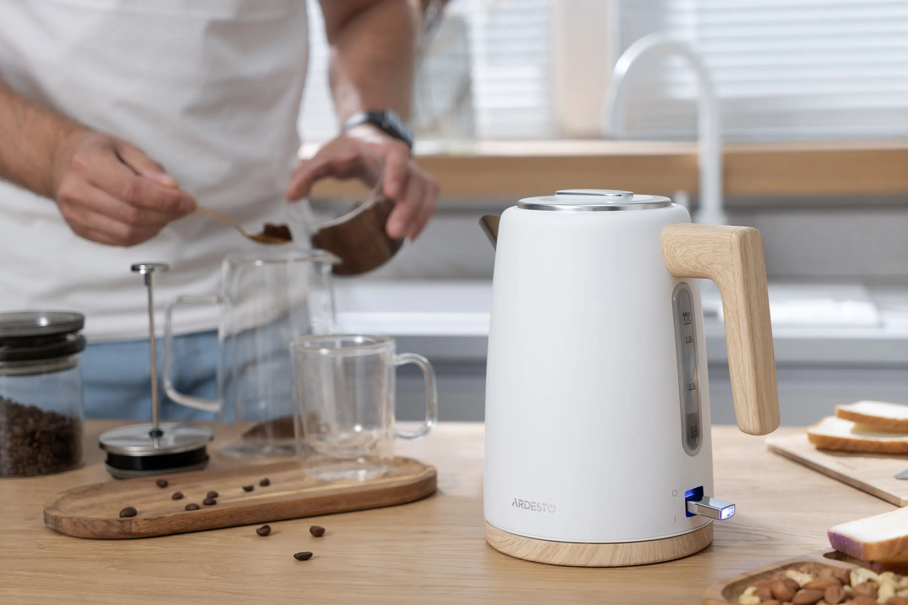 Электрочайник Ardesto Wood Modern EKL-F420WWD (White)