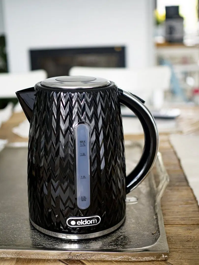 Электрочайник Eldom Nelo C260C (Black)