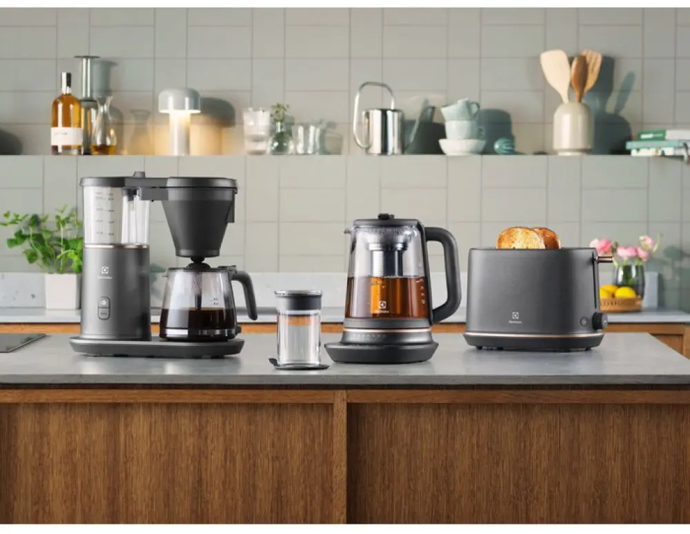 Электрочайник Electrolux Explore 7 E7GK1-8BP (Black Pearl)