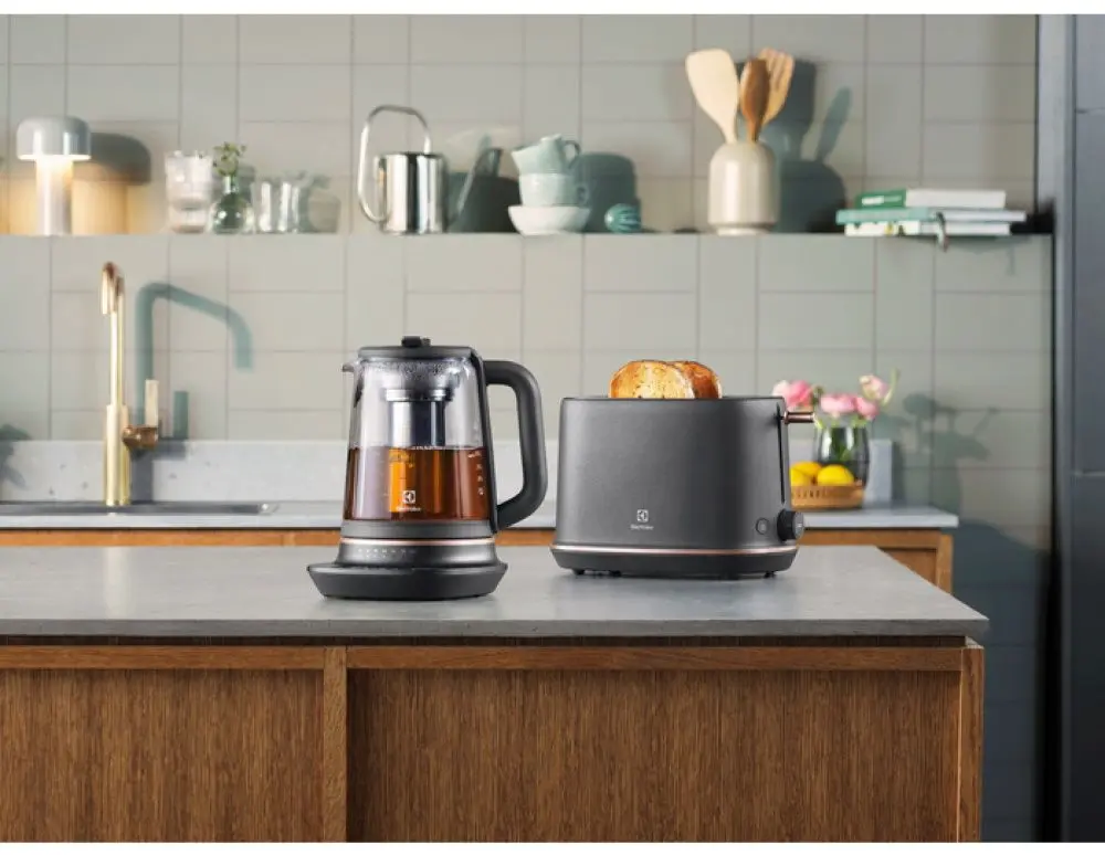 Электрочайник Electrolux Explore 7 E7GK1-8BP (Black Pearl)