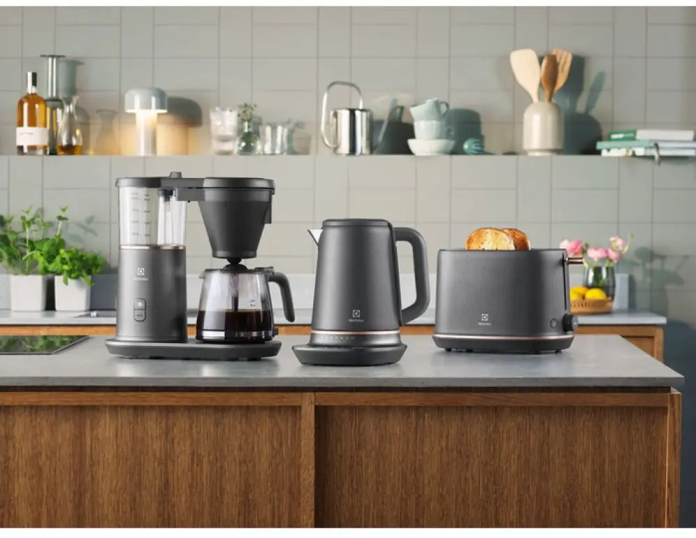 Электрочайник Electrolux Explore 7 E7K1-6BP (Black Pearl)