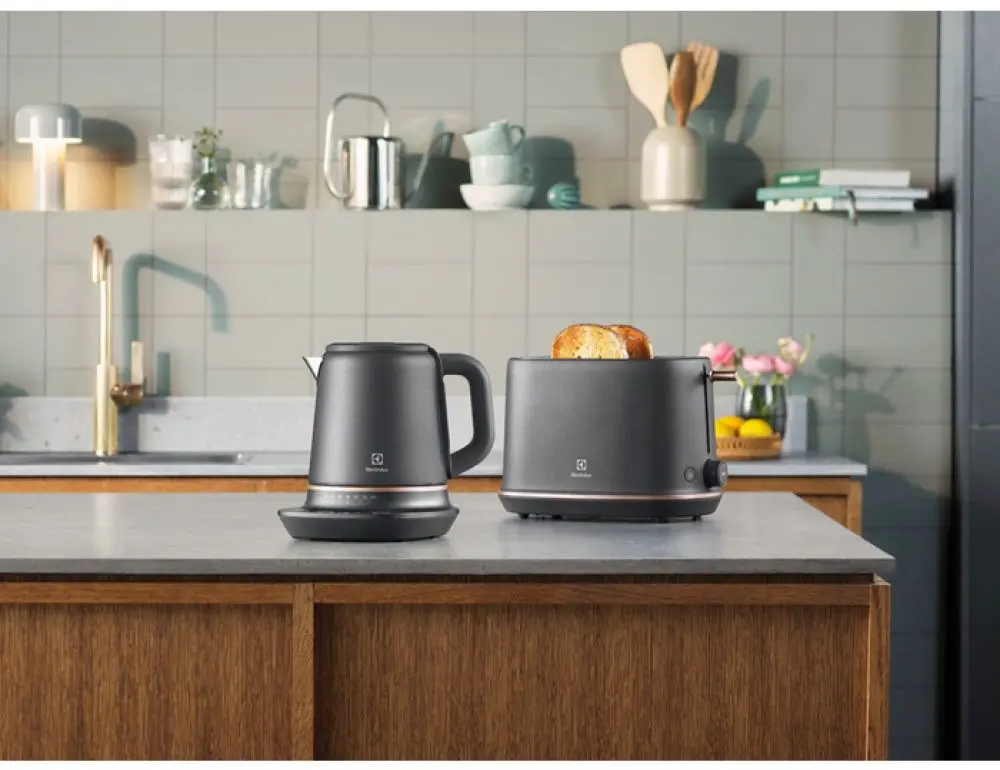 Электрочайник Electrolux Explore 7 E7K1-6BP (Black Pearl)