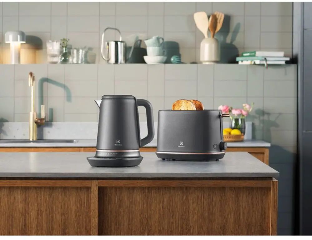 Электрочайник Electrolux Explore 7 E7K1-6BP (Black Pearl)