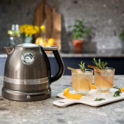 Электрочайник KitchenAid Artisan 5KEK1522EMS (Medallion Silver) Thumb