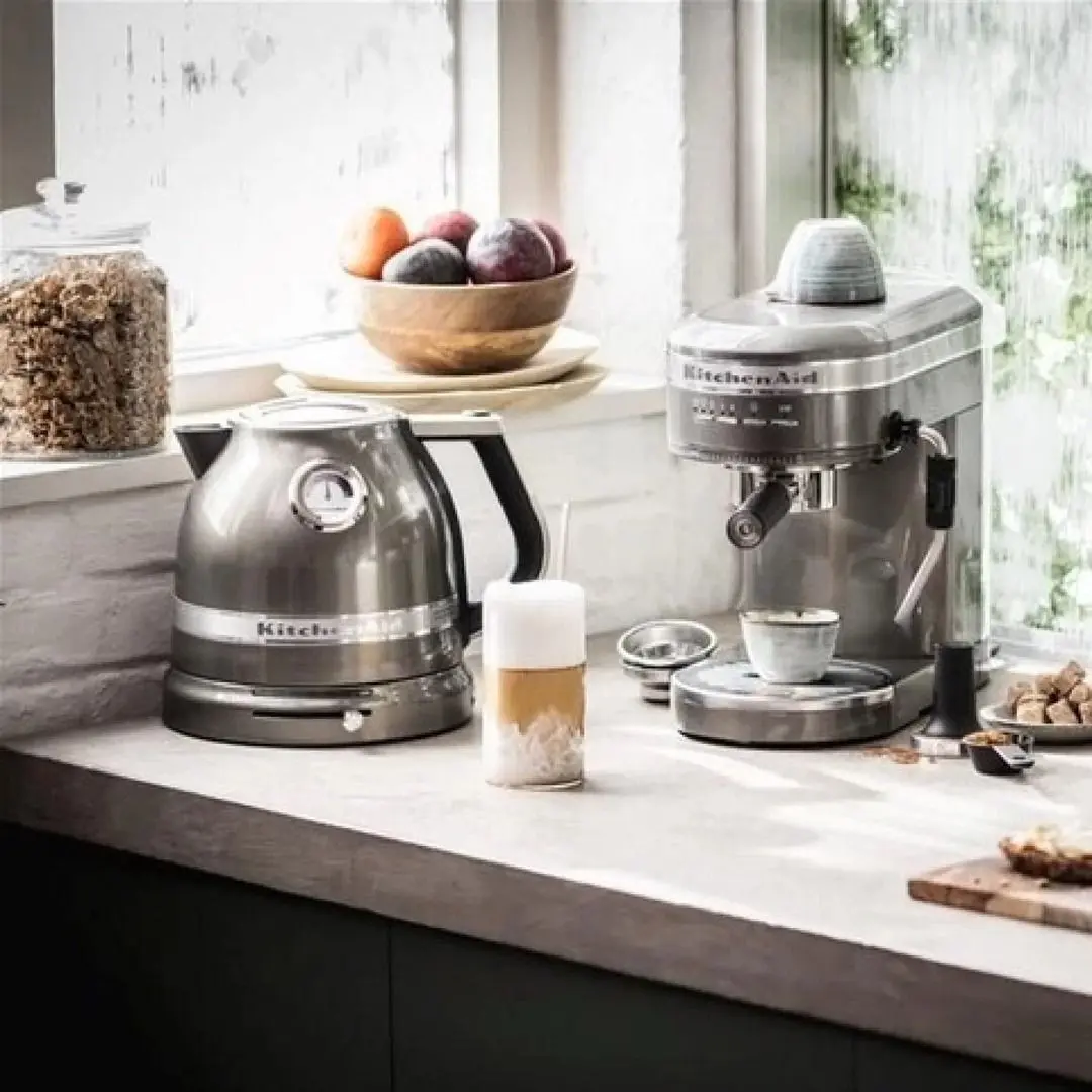 Электрочайник KitchenAid Artisan 5KEK1522EMS (Medallion Silver) - 13