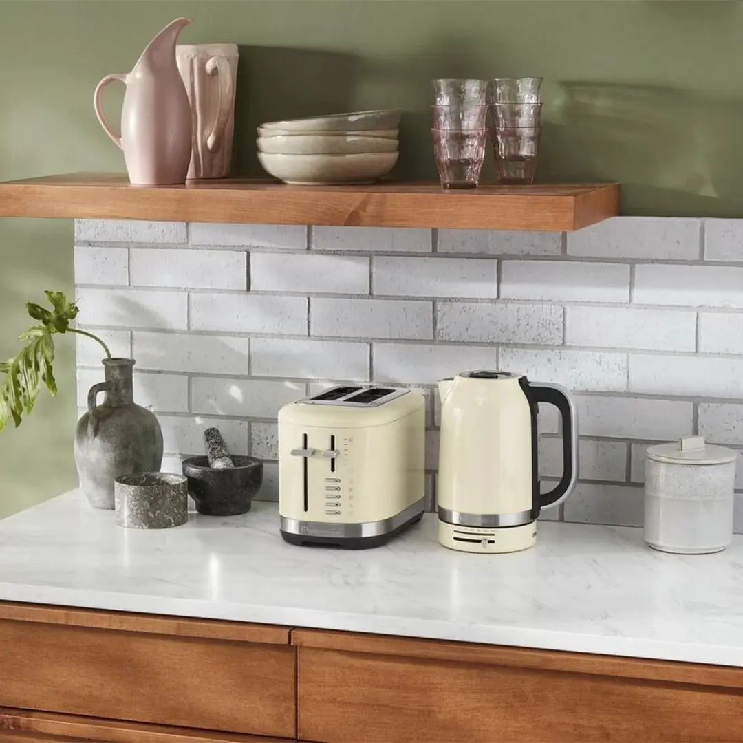 Электрочайник KitchenAid Artisan 5KEK1701EAC (Almond Cream) - 10