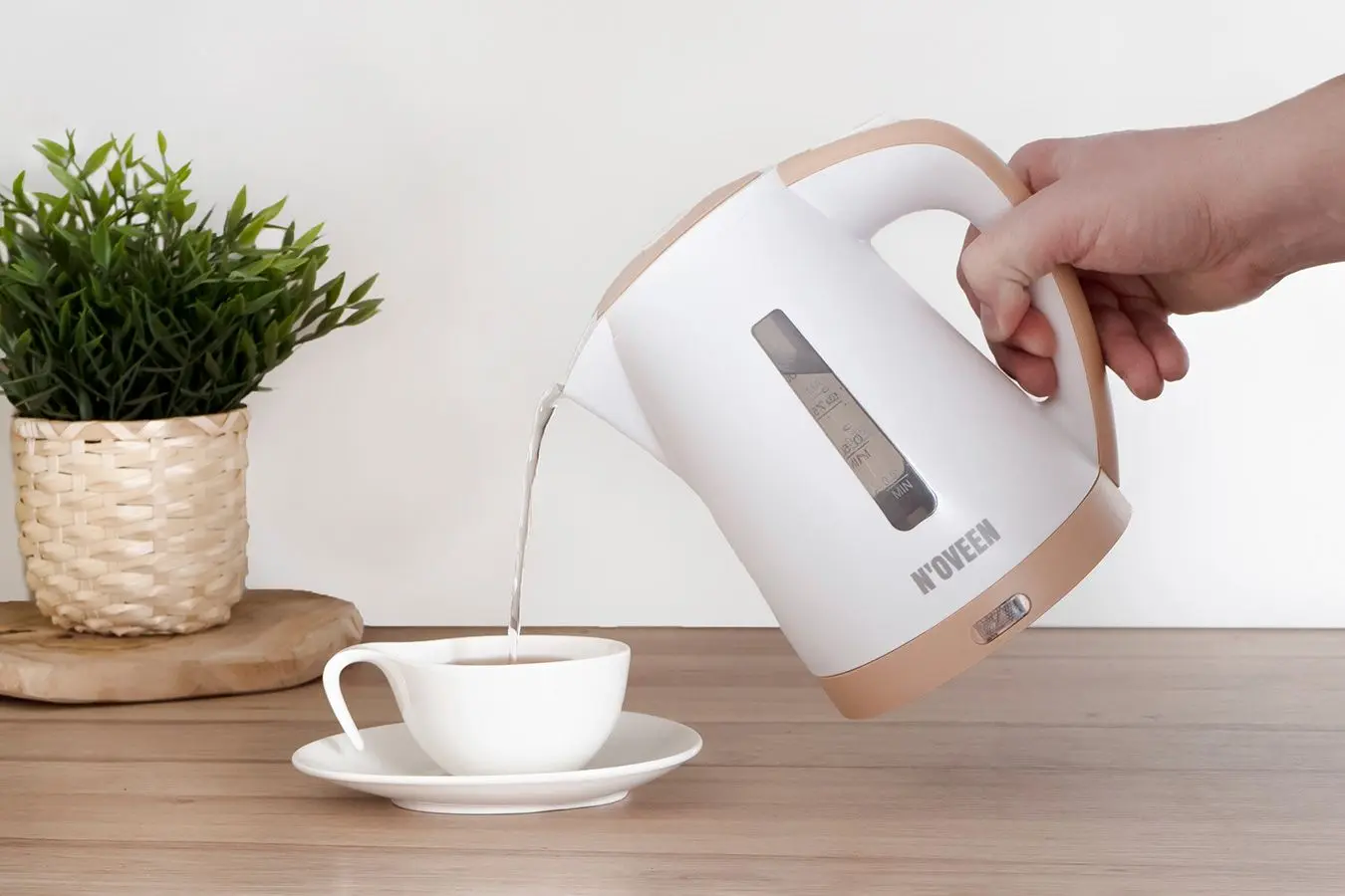 Электрочайник Noveen EK1202 (White/Brown)