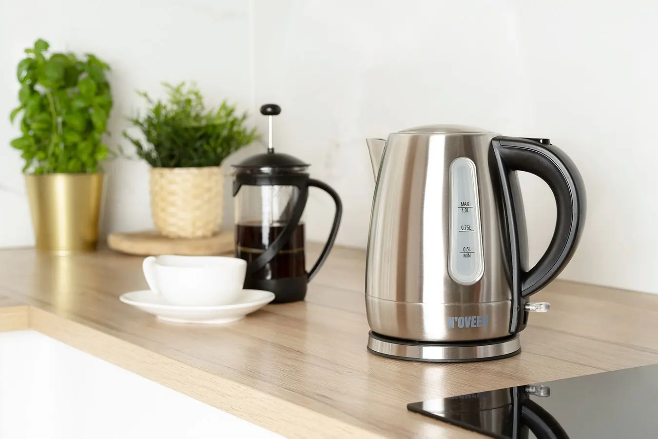 Электрочайник Noveen EK1401 (Inox/Black)