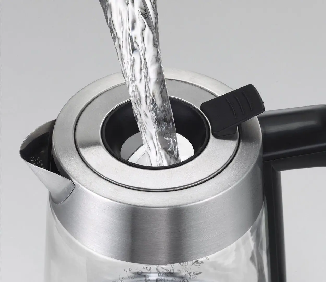 Электрочайник Trisa Easy Fill 6451.6912 (Black/Inox)