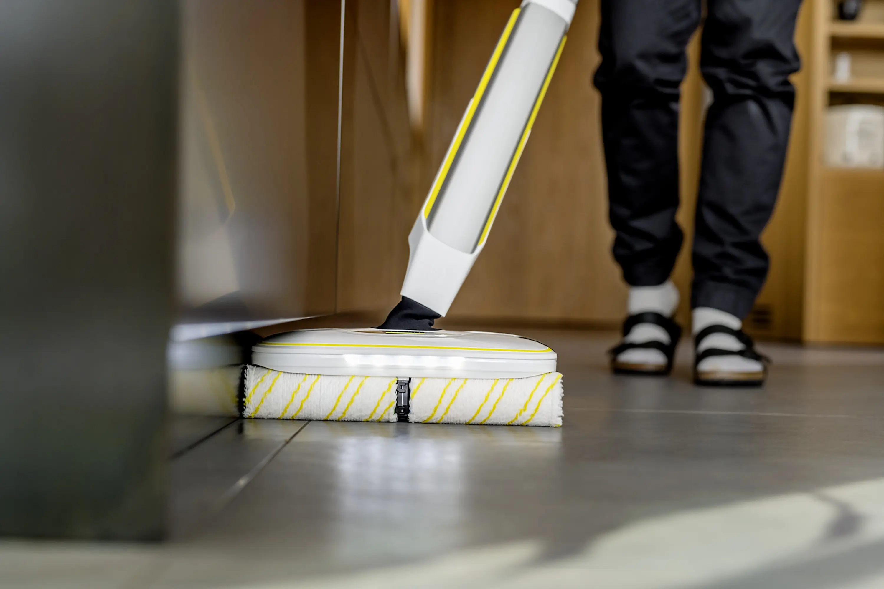 Mop electric Karcher FC 8 Smart Signature Line 1.055-711.0 (White/Silver) - 4