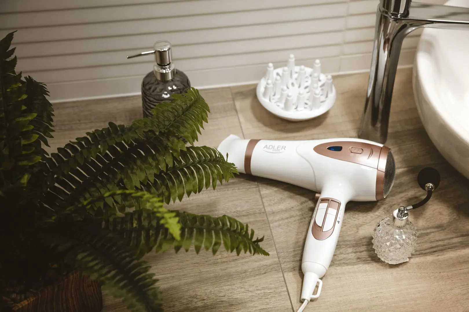 Фен Adler AD 2248 (White)