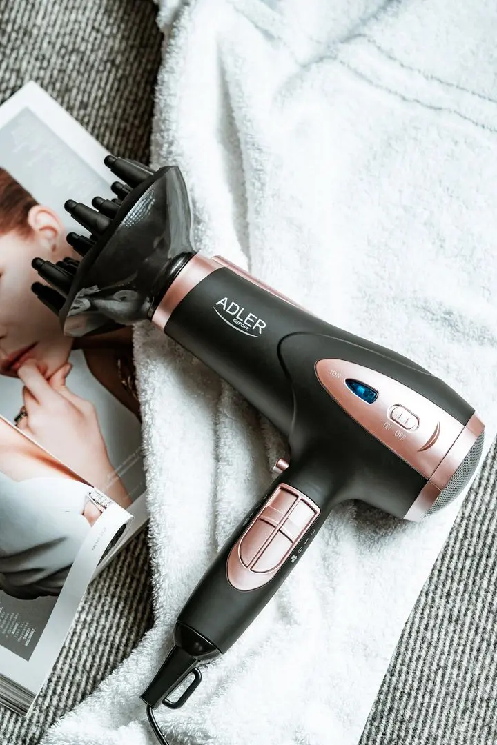 Uscator de par Adler AD 2248b (Black/Pink)