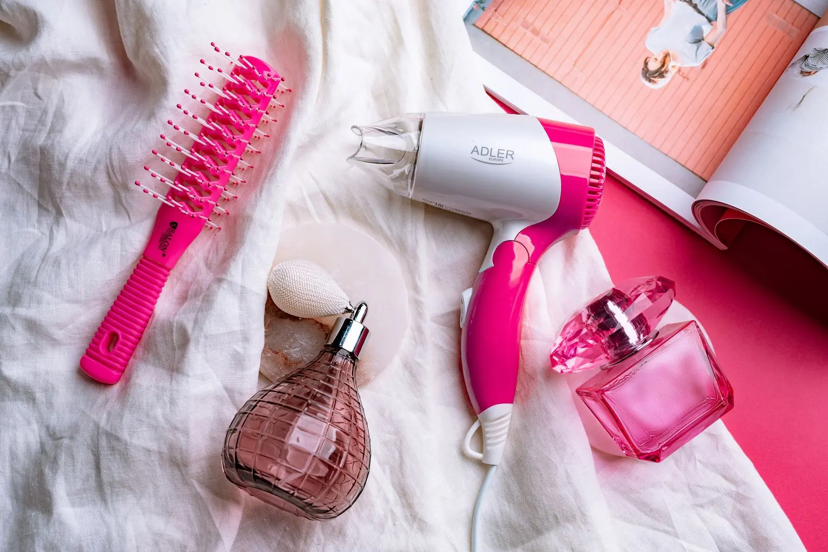 Uscator de par Adler AD 2259 (White/Pink)