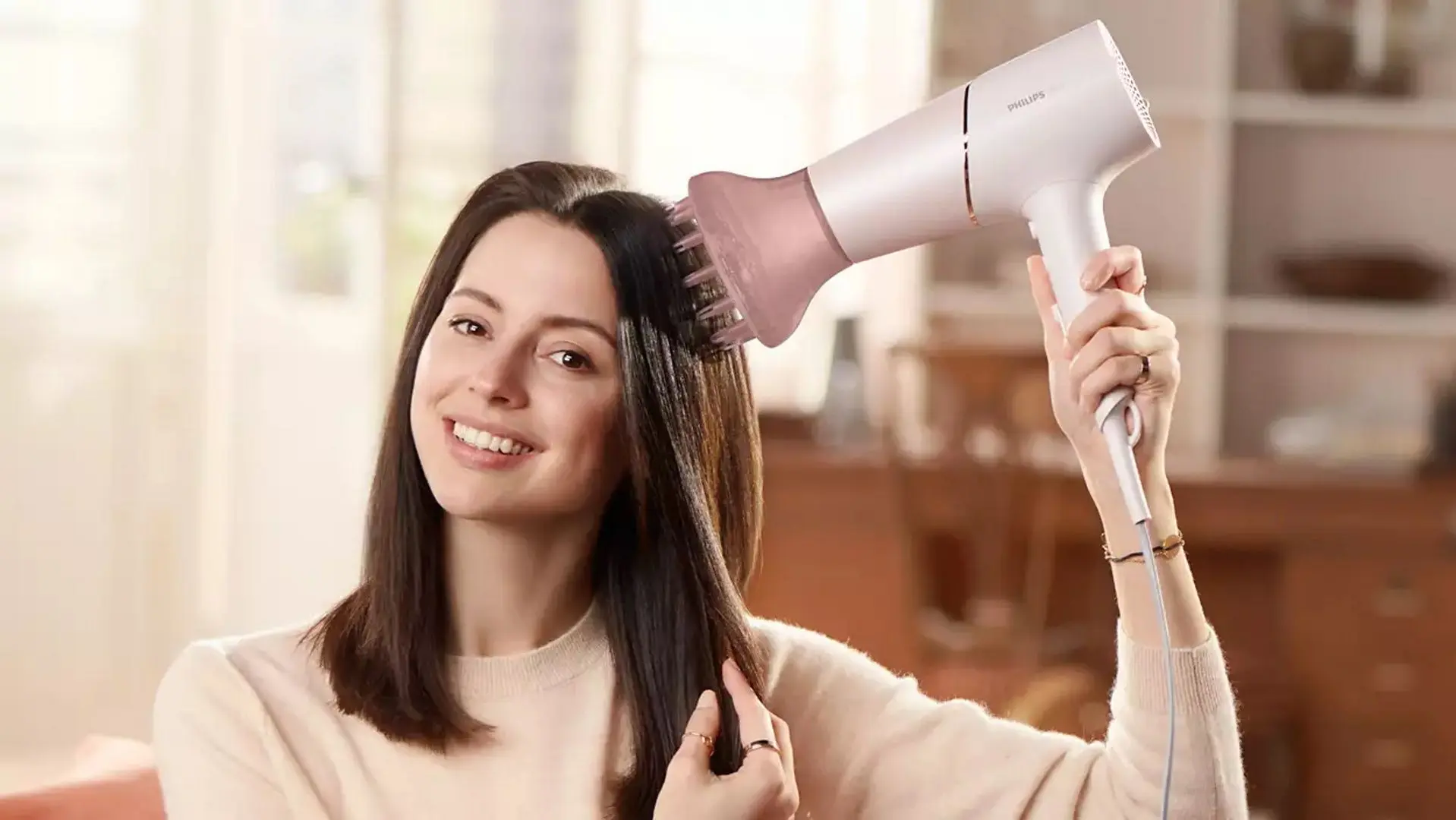 Uscator de par Philips BHD530/00 (Pearl Peach)