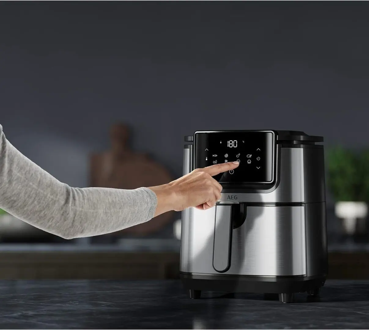 Аэрофритюрница AEG Gourmet 6 AF6-1-4ST (Black/Silver)