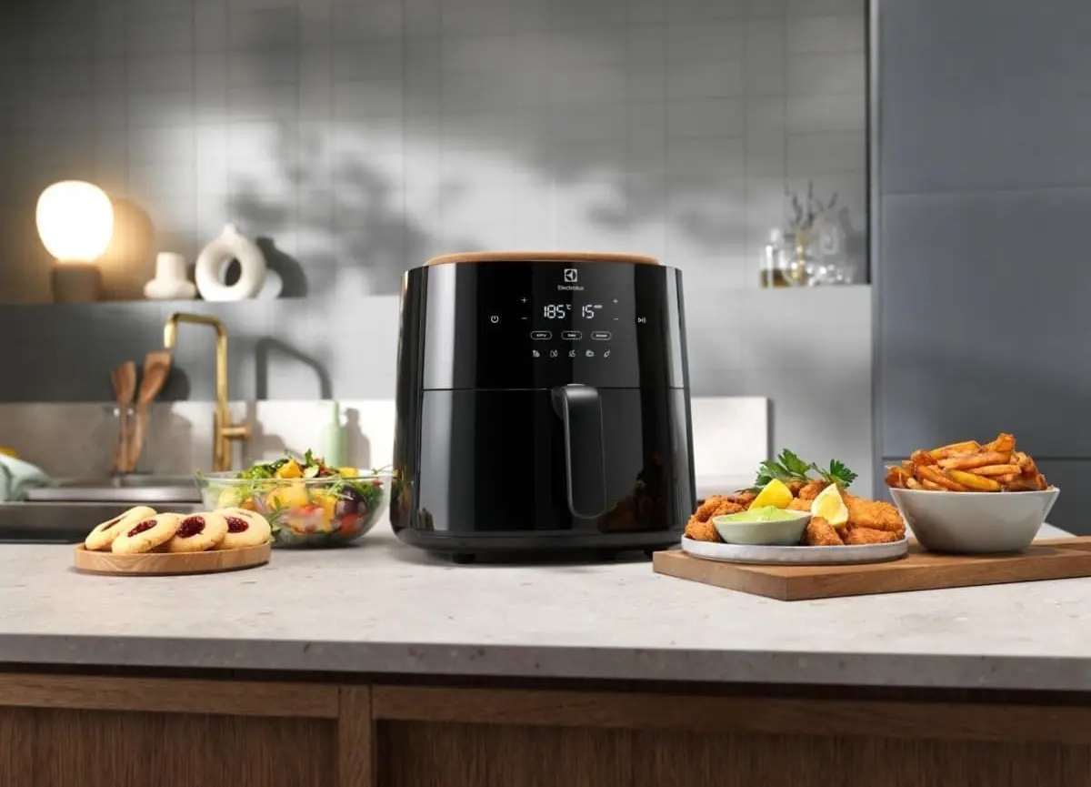Аэрофритюрница Electrolux EAF5B (Black)