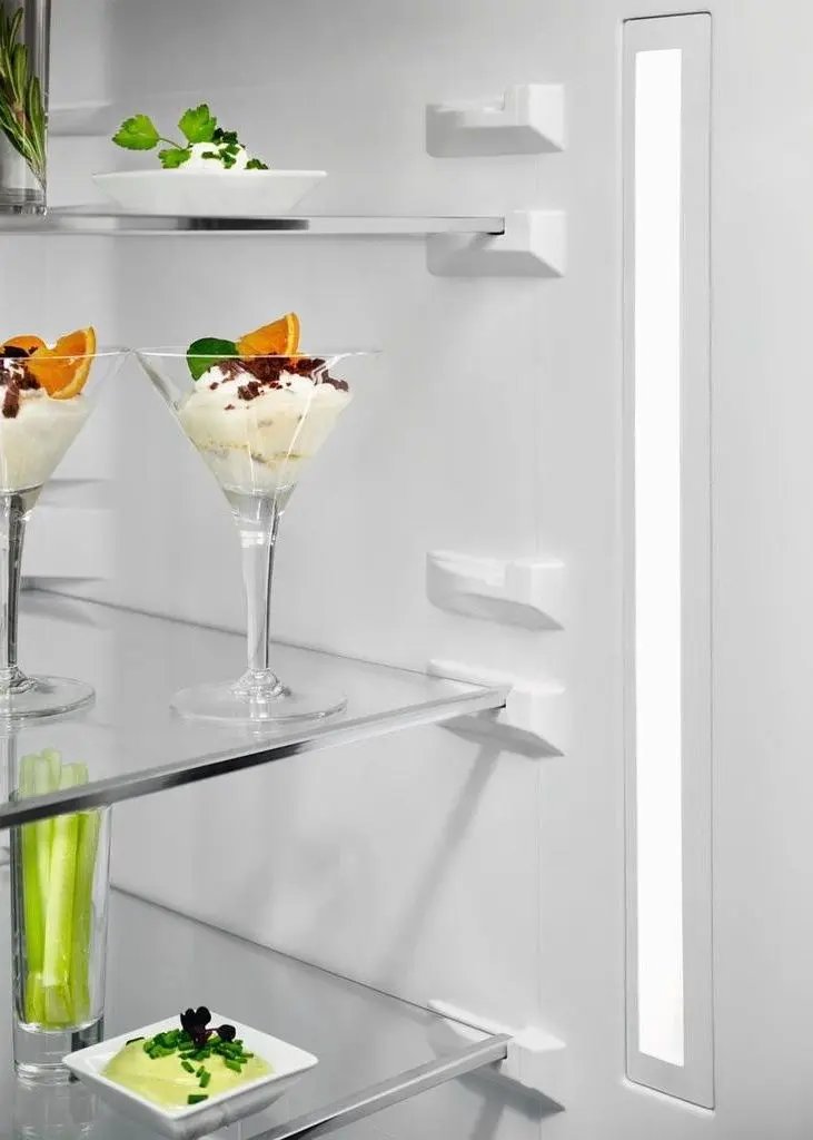 Холодильник Electrolux LNT7ME36G2 (White)