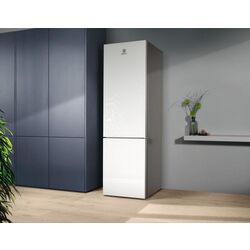 Холодильник Electrolux LNT7ME36G2 (White) Thumb