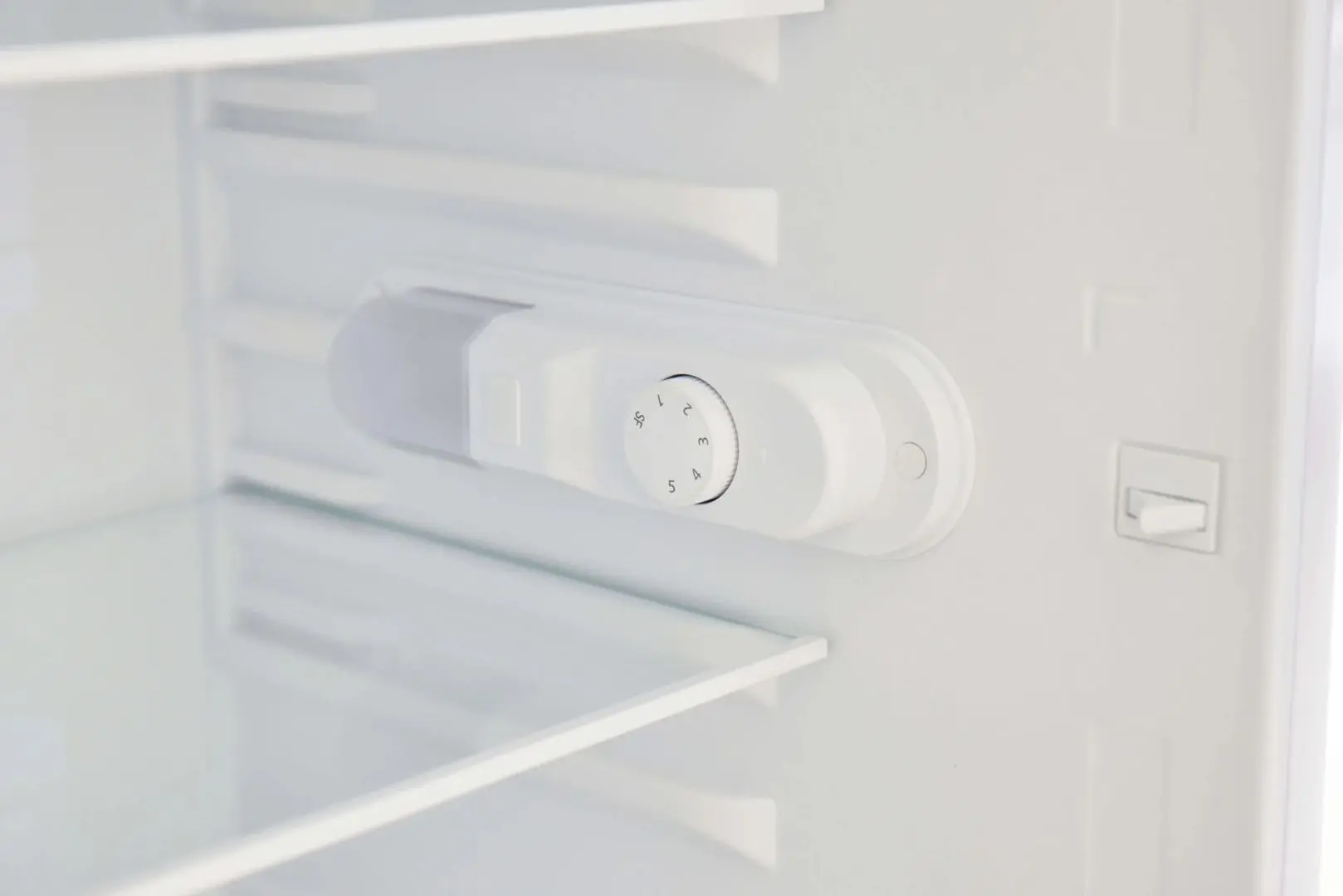 Frigider Fram FC-VRL2681BGE++ (Cream)