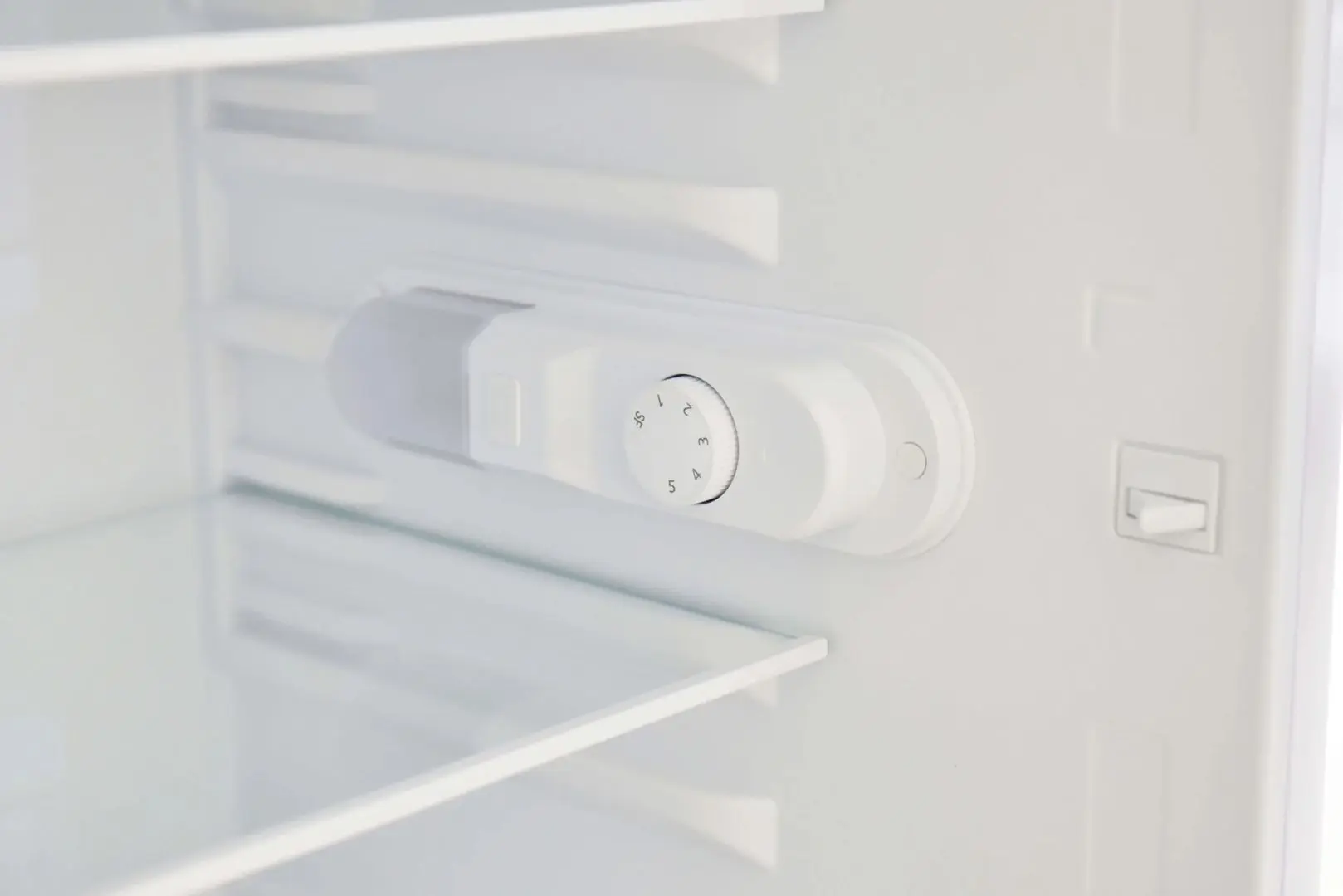 Frigider Fram FC-VRL2681RDE++ (Red)