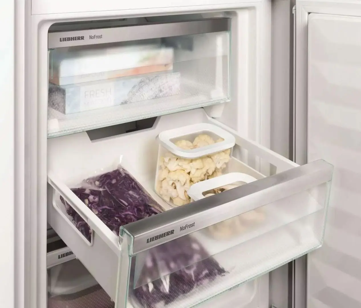 Frigider Liebherr CNgwd 5723 Plus (White/Silver)