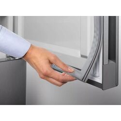 Frigider Liebherr CNgwd 5723 Plus (White/Silver) Thumb