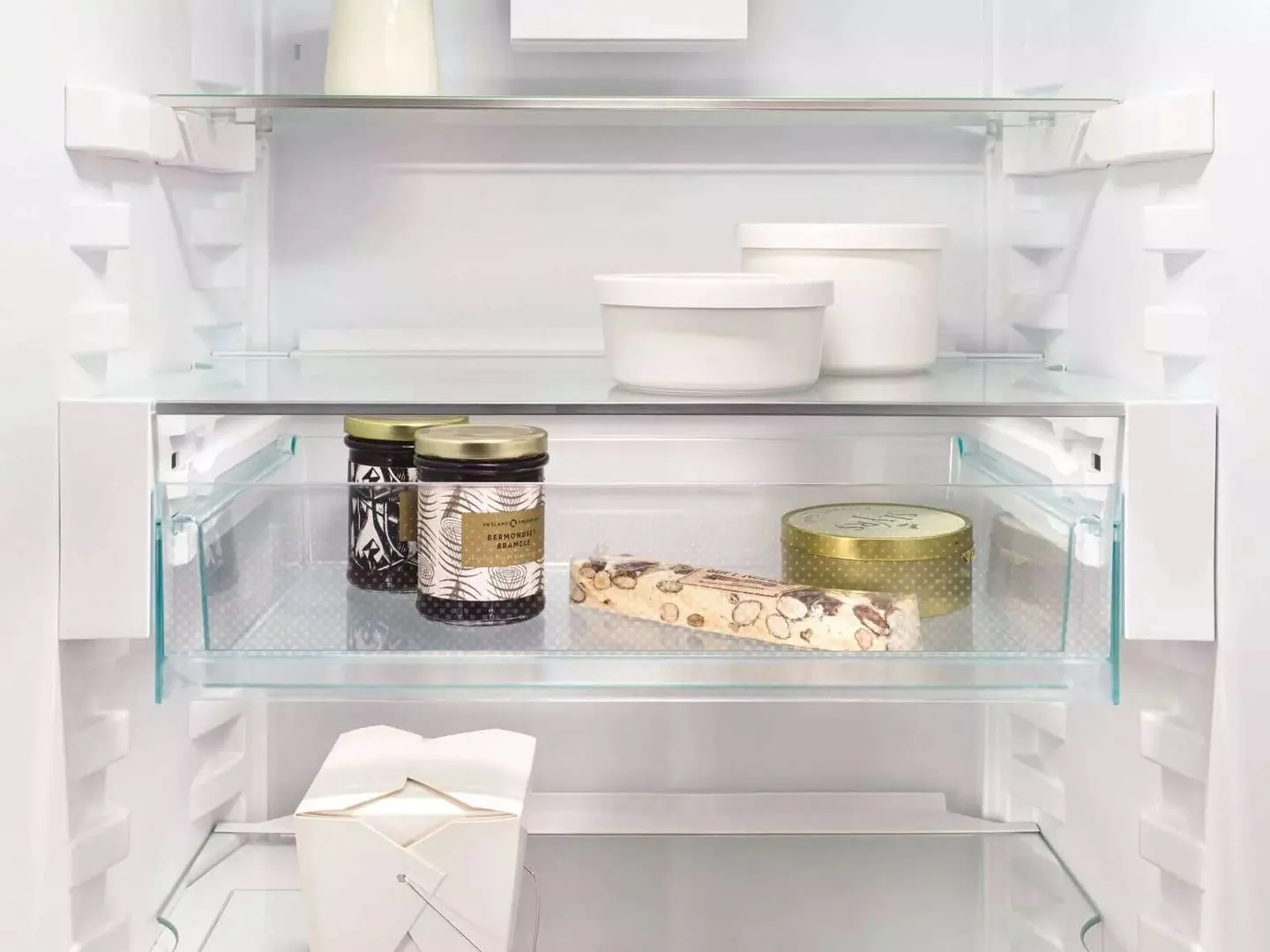 Frigider Liebherr CNgwd 5723 Plus (White/Silver)