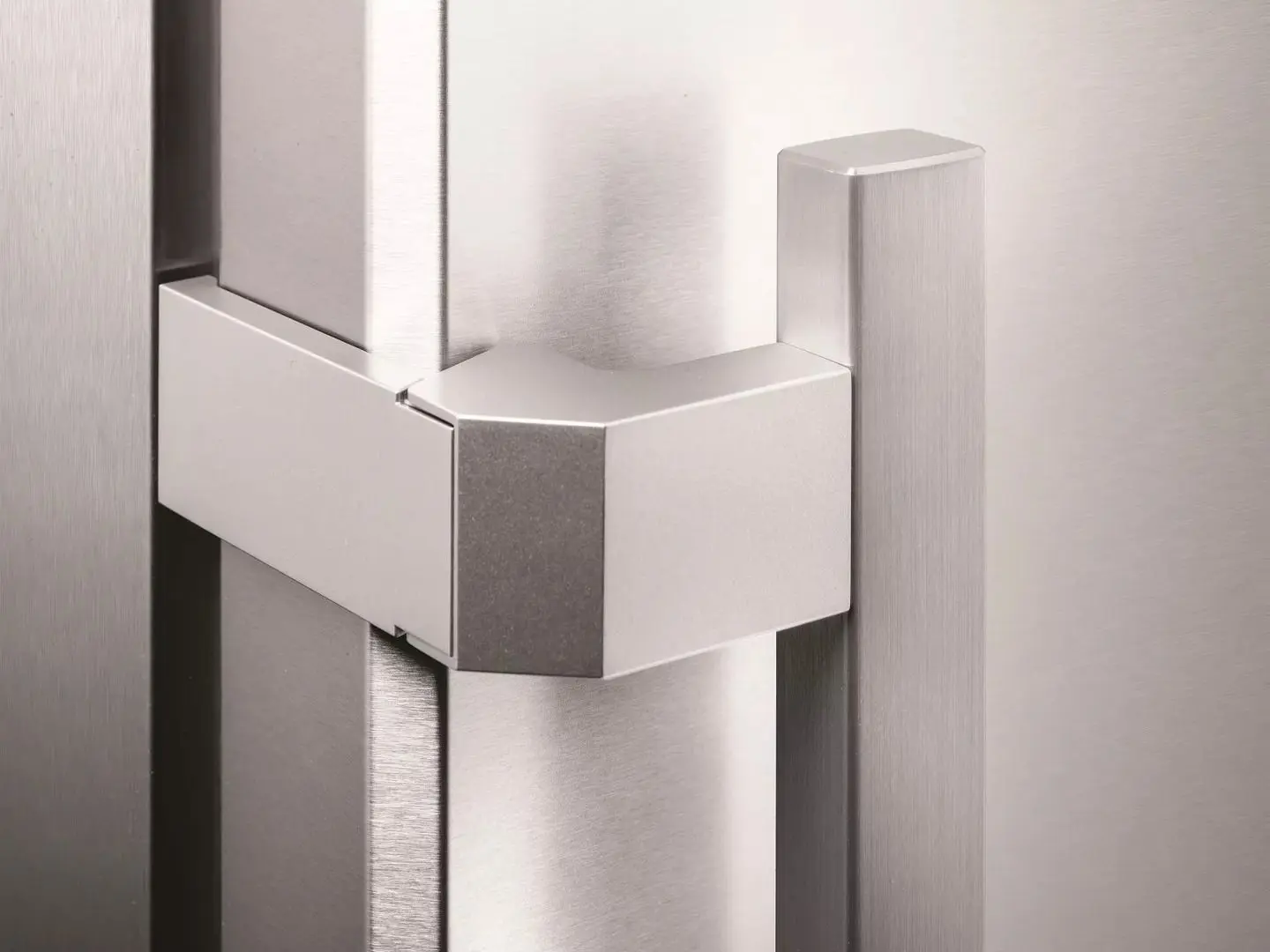 Холодильник Liebherr Comfort CBNef 5735 (Silver)