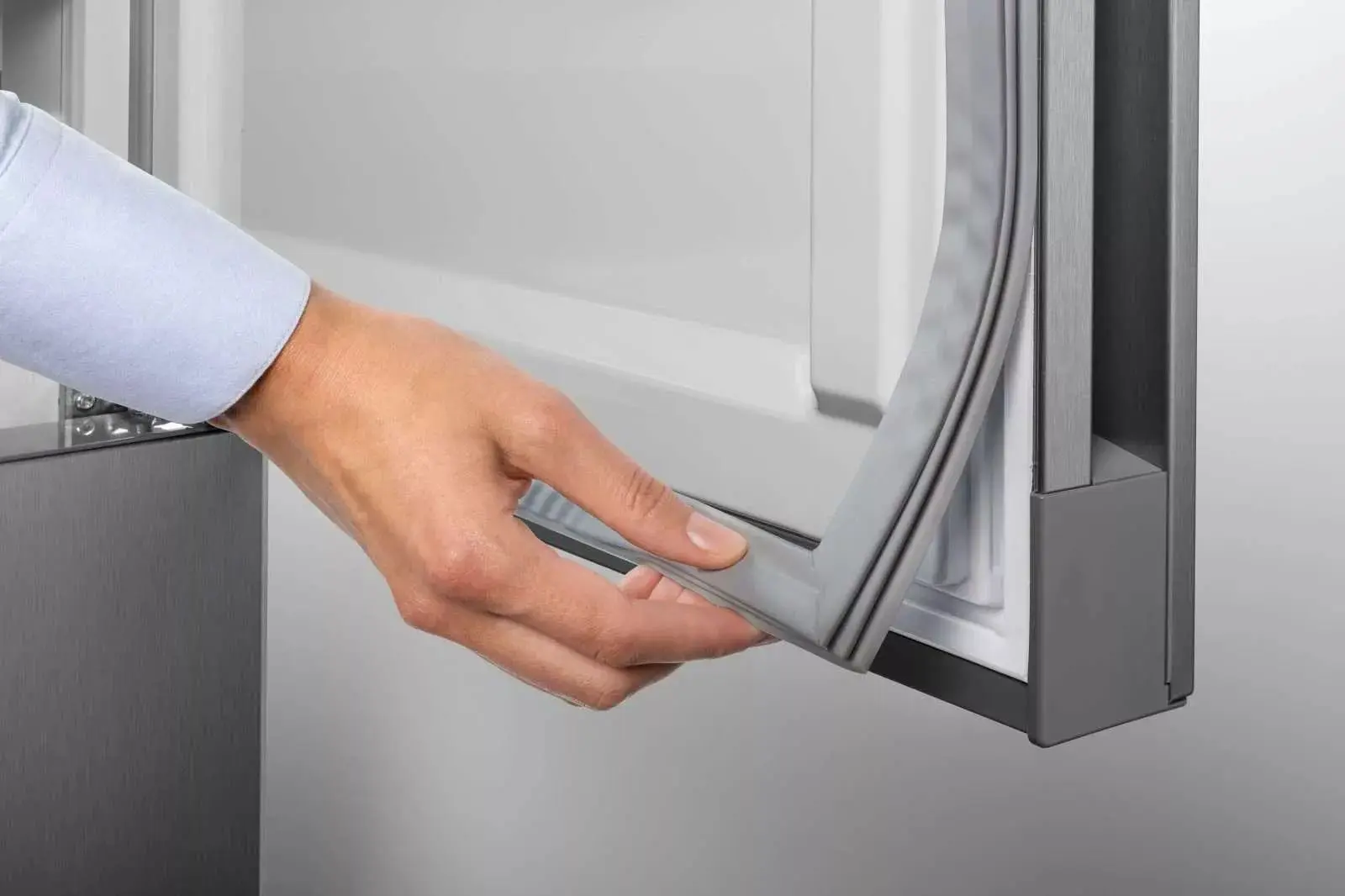 Frigider Liebherr Plus CBNsfd 5723 (Silver)