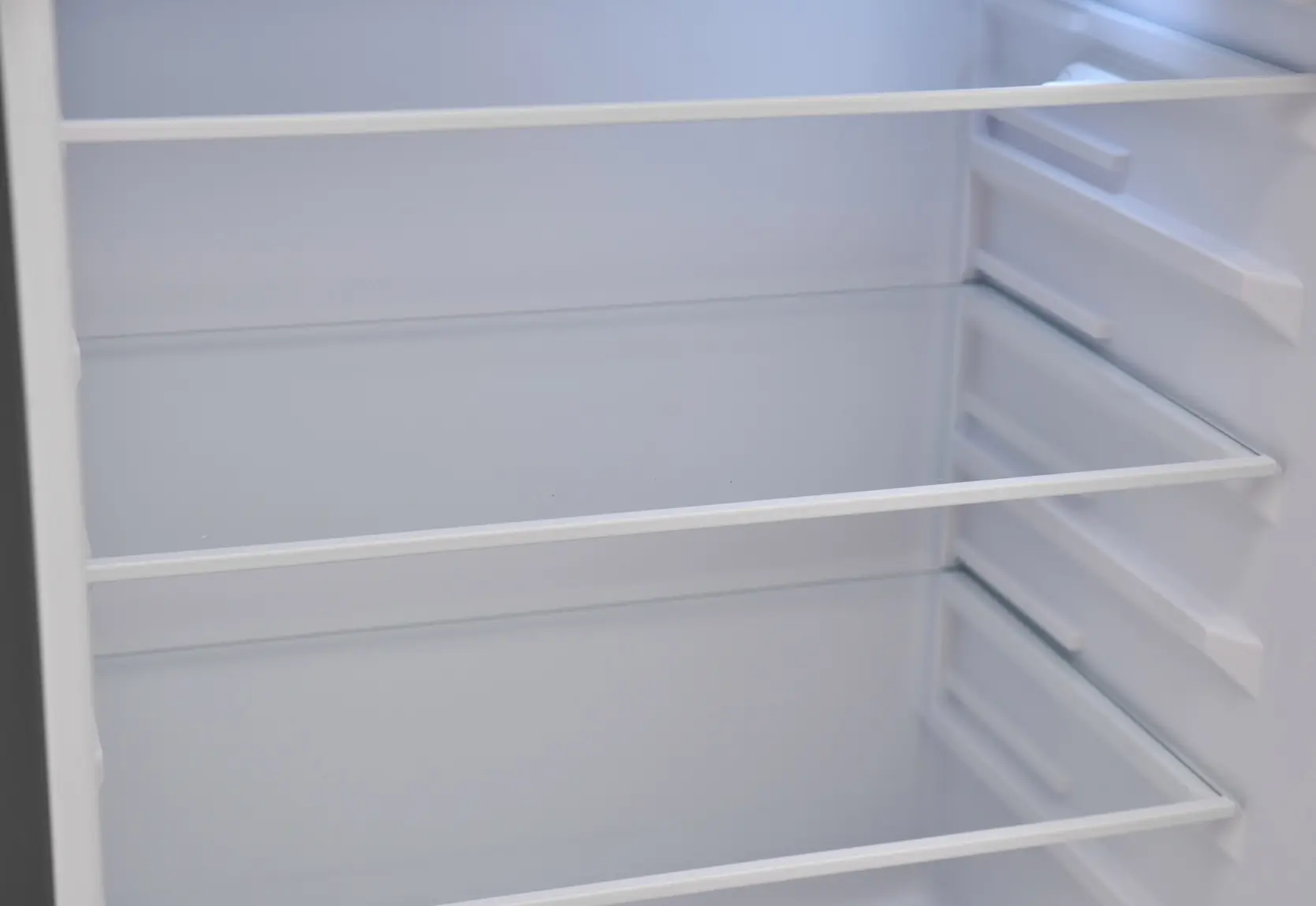 Frigider Sharp SJ-FTB01ITXWE-EU (White)