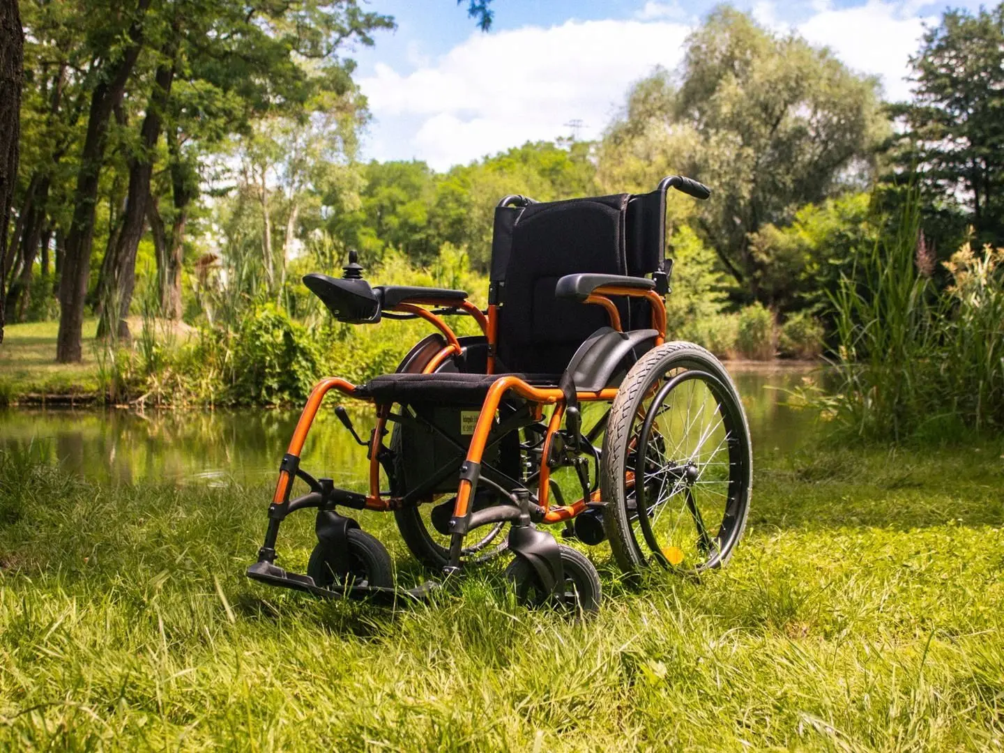 Scaun cu rotile electric Medilife Flex D130AL (Black/Gold)