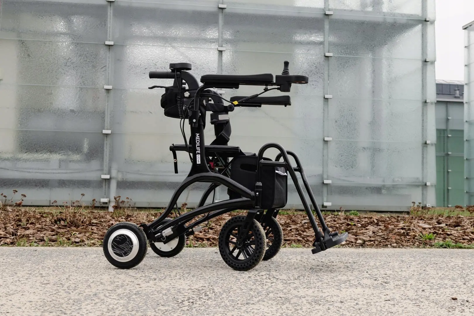 Scaun cu rotile electric Medilife Semi (Black)