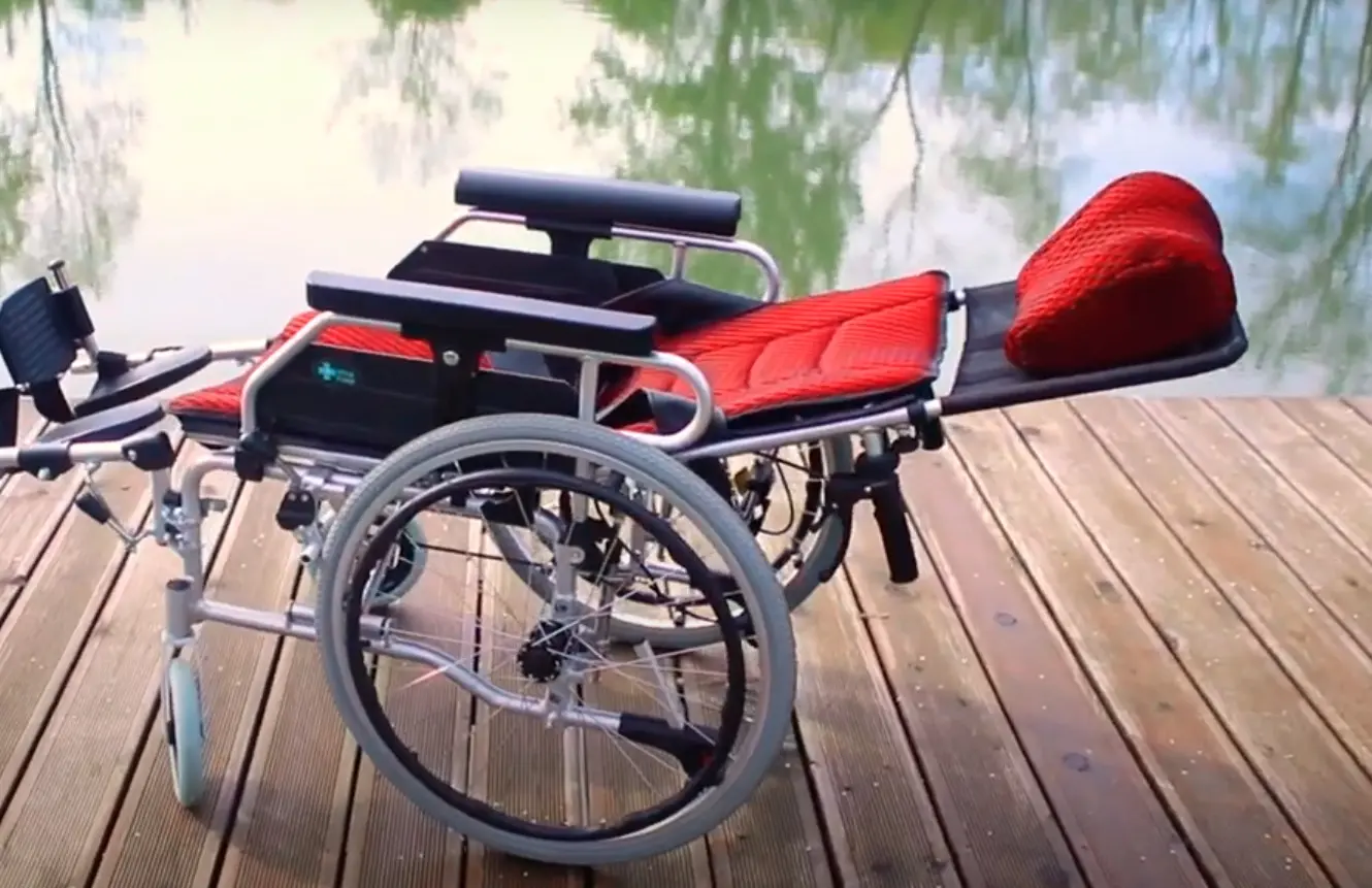 Scaun cu rotile Medilife B5 (Red/Black)