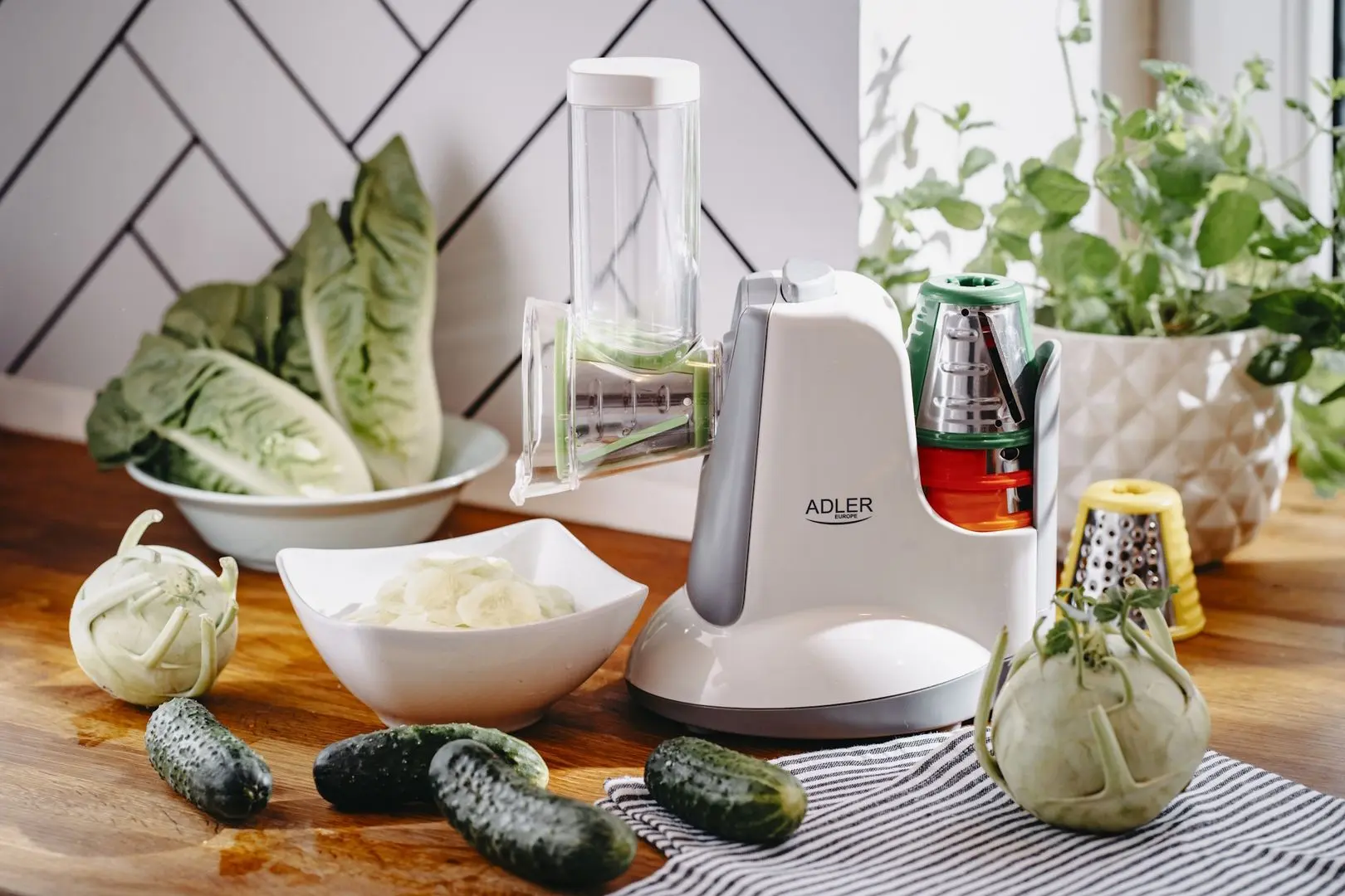 Электрическая терка Adler AD 4815 (White/Grey)