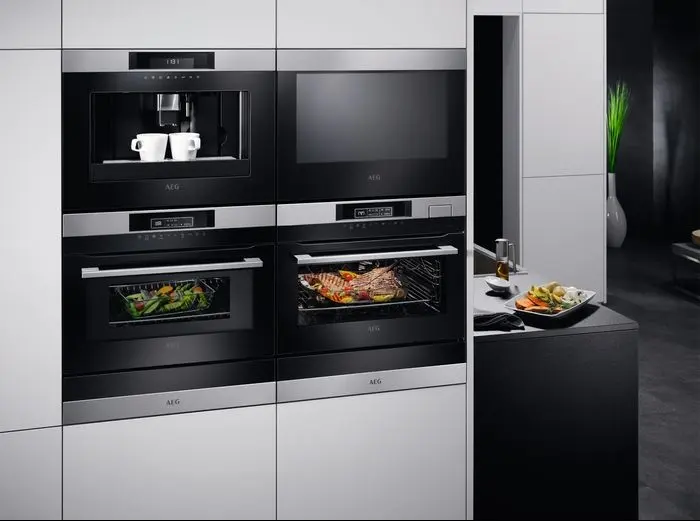 Встраиеваемая кофемашина Aeg KKK884500M (Inox) - 2