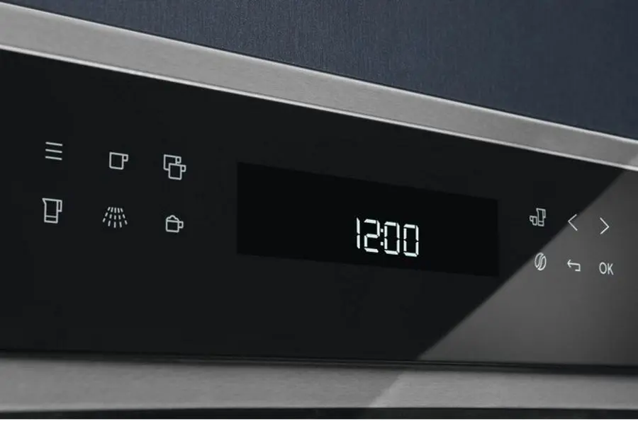 Встраиваемая кофемашина Electrolux EBC65X (Black) - 3