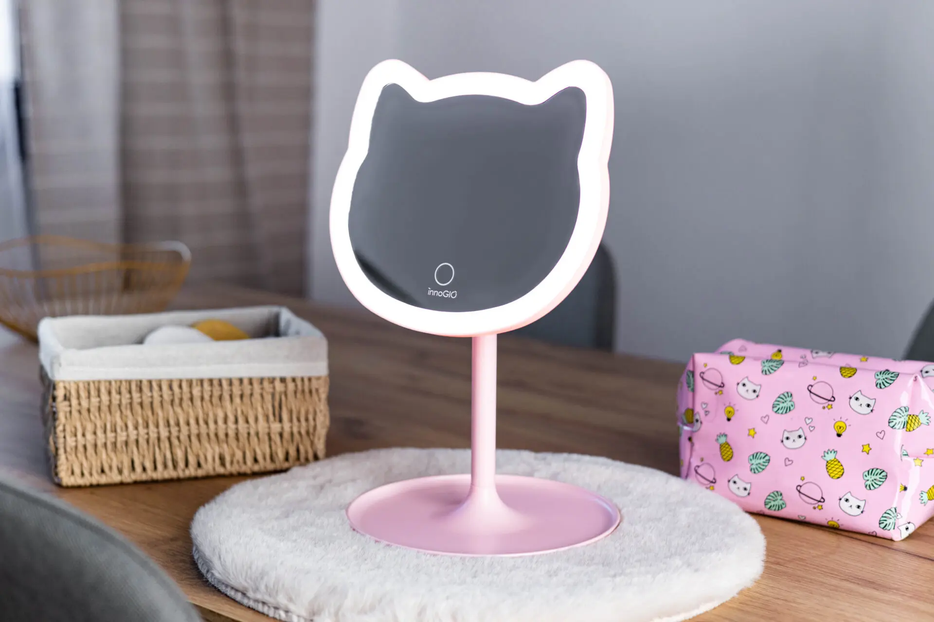 Oglinda cosmetica cu iluminare InnoGIO GIOperfect GIO-758CAT (Pink) - 2