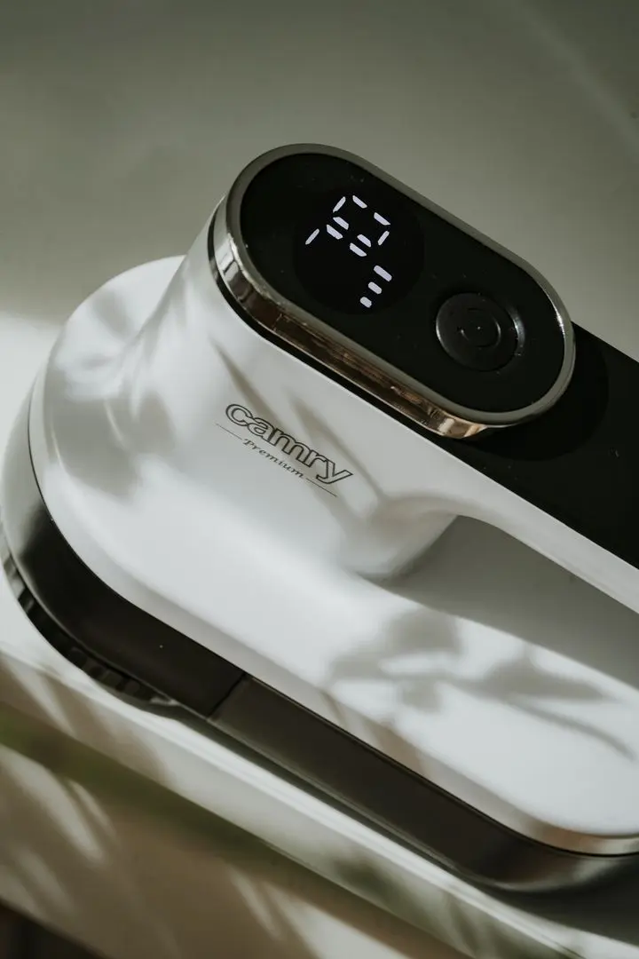 Aparat de curatat scame Camry CR 9620 (White/Black)