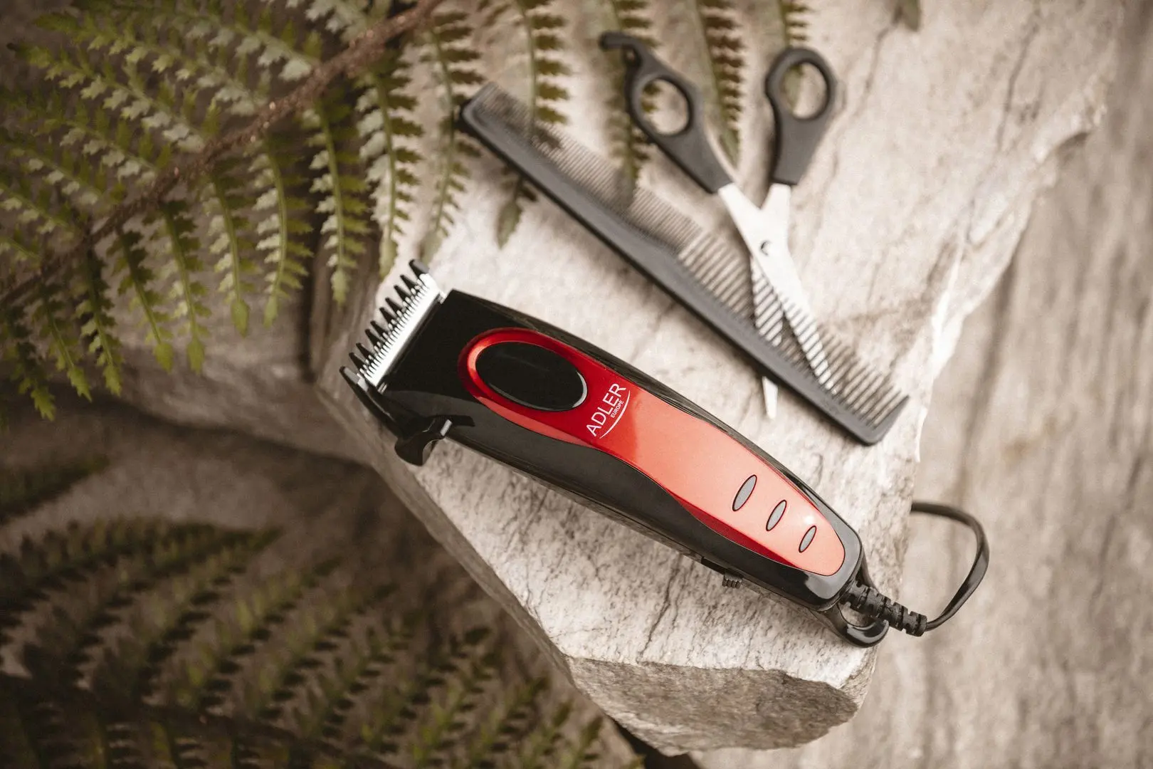 Aparat de tuns Adler AD 2825 (Black/Red)