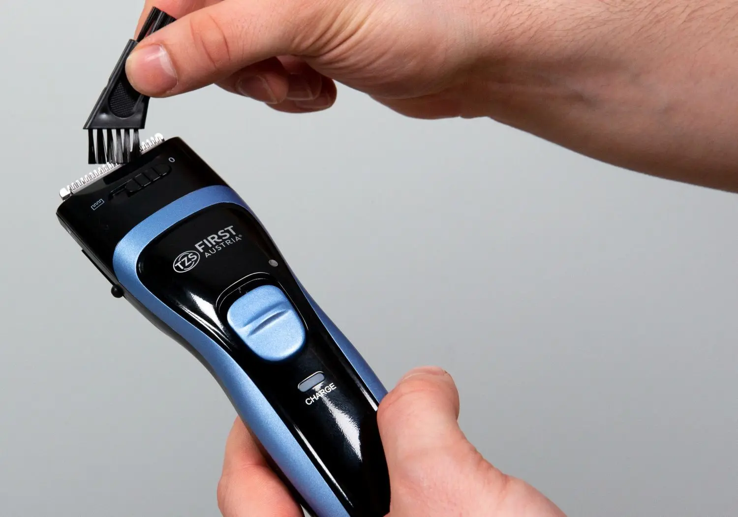 Aparat de tuns First FA-5676-5 (Black/Blue)