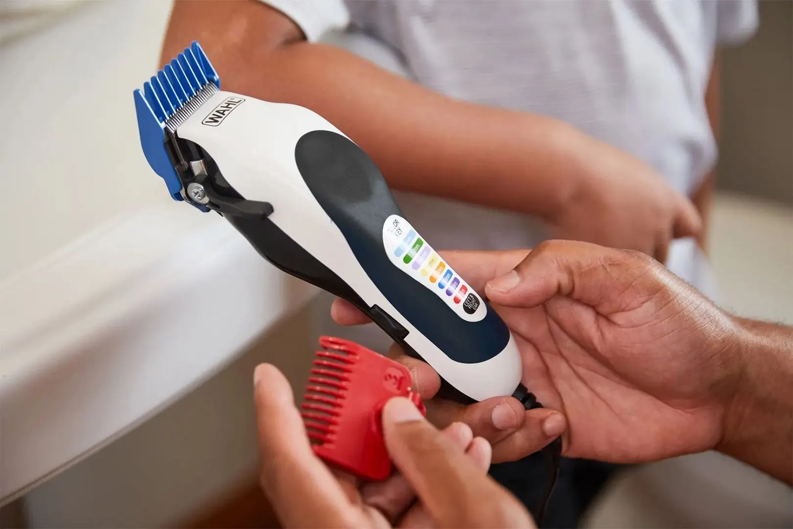 Masina de tuns Wahl Color Pro Plus 20104-0460 (White/Black)