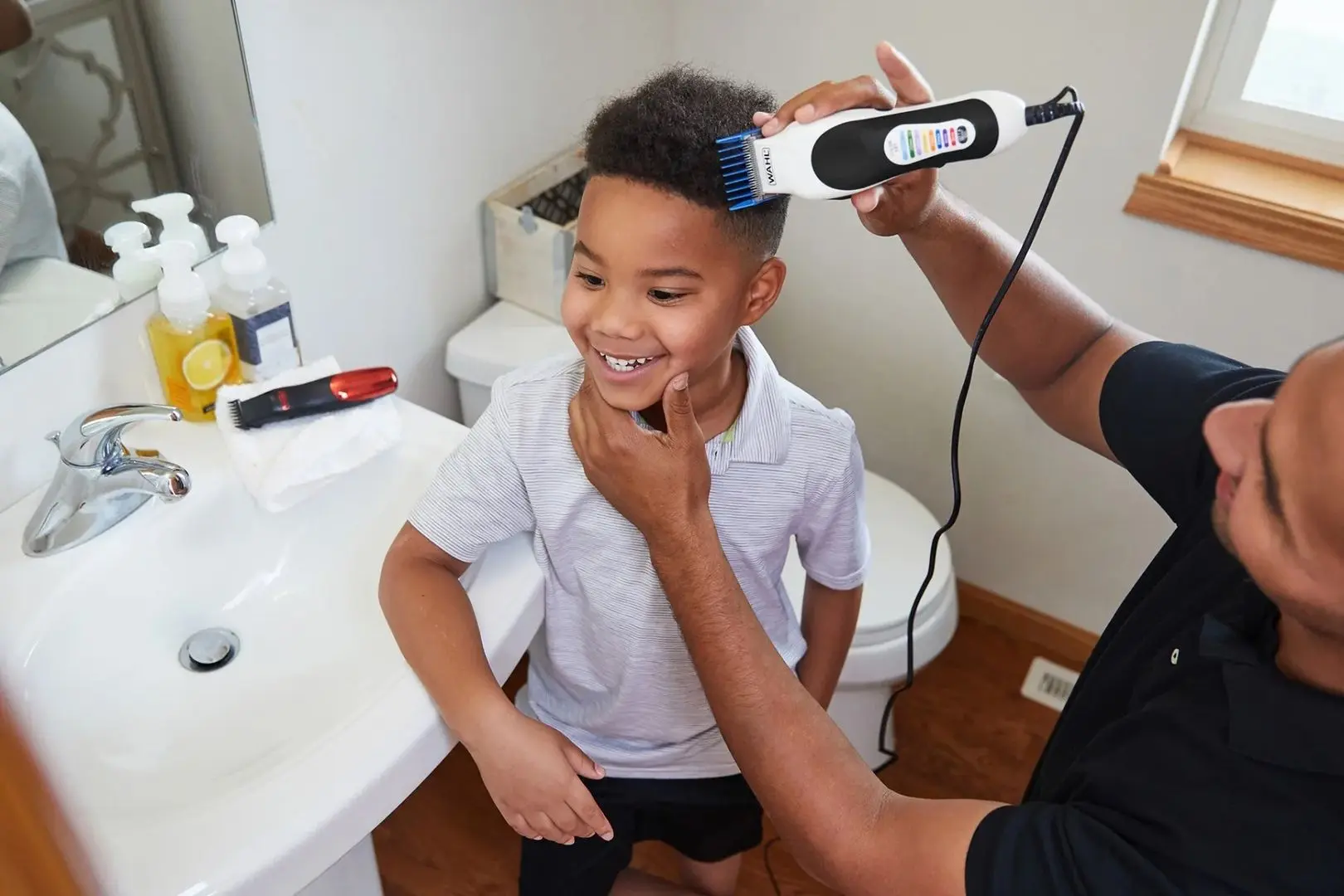 Masina de tuns Wahl Color Pro Plus 20104-0460 (White/Black)