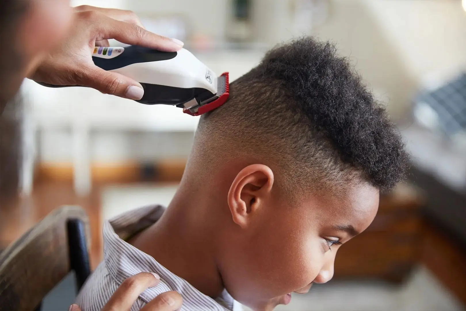 Masina de tuns Wahl Color Pro Plus 20104-0460 (White/Black)