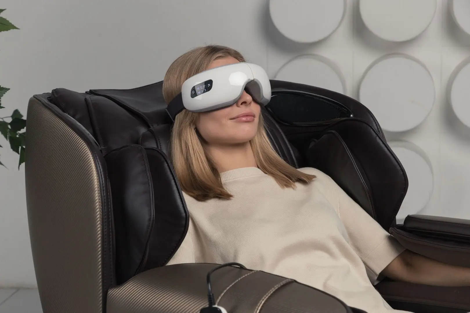 Maseur Askona Performance Power Eyes (White)