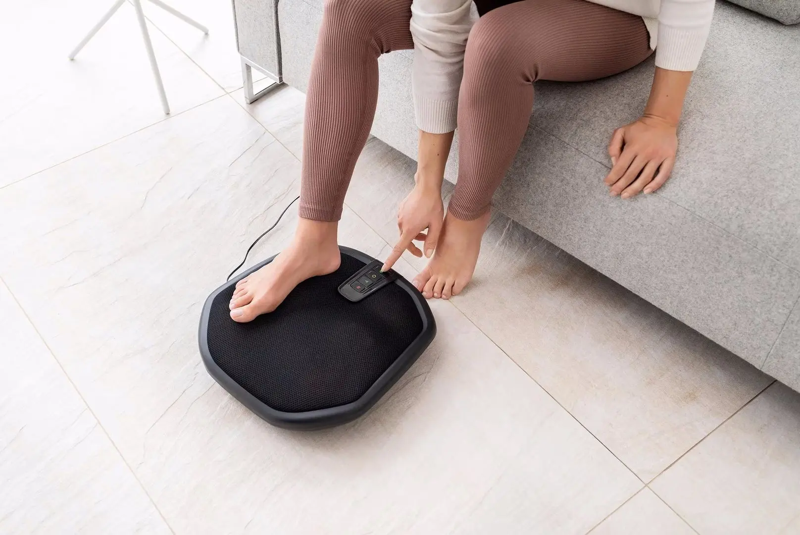 Aparat Shiatsu pentru masajul picioarelor si spatelui Beurer FM70 (Black)