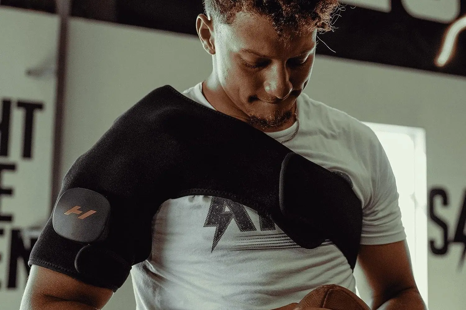 Массажер для плеча Hyperice Venom 2 Shoulder L (Black) - 4