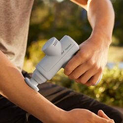 Перкуссионный массажер Hyperice Hypervolt Go 2 (White) Thumb