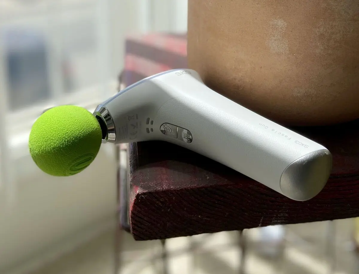 Массажный пистолет SKG F5-EN (White) - 4